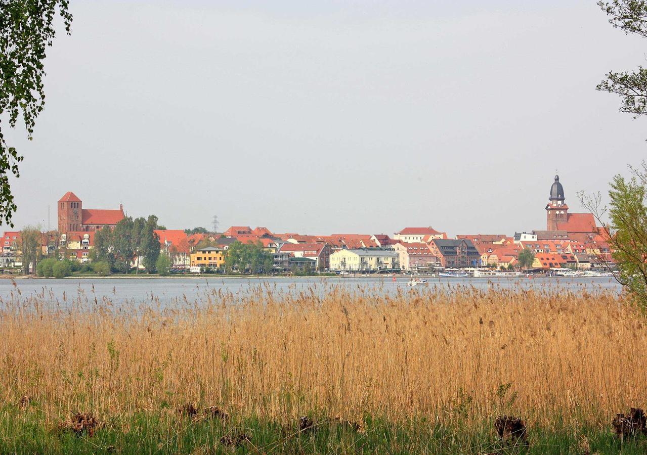 Ferienhaus Mit Separater Wohnung Waren See 9441 エクステリア 写真